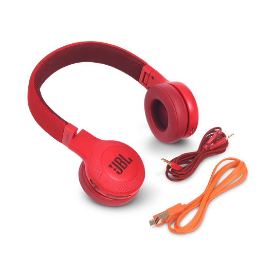 JBL E45BT - Red - Wireless on-ear headphones - Detailshot 4