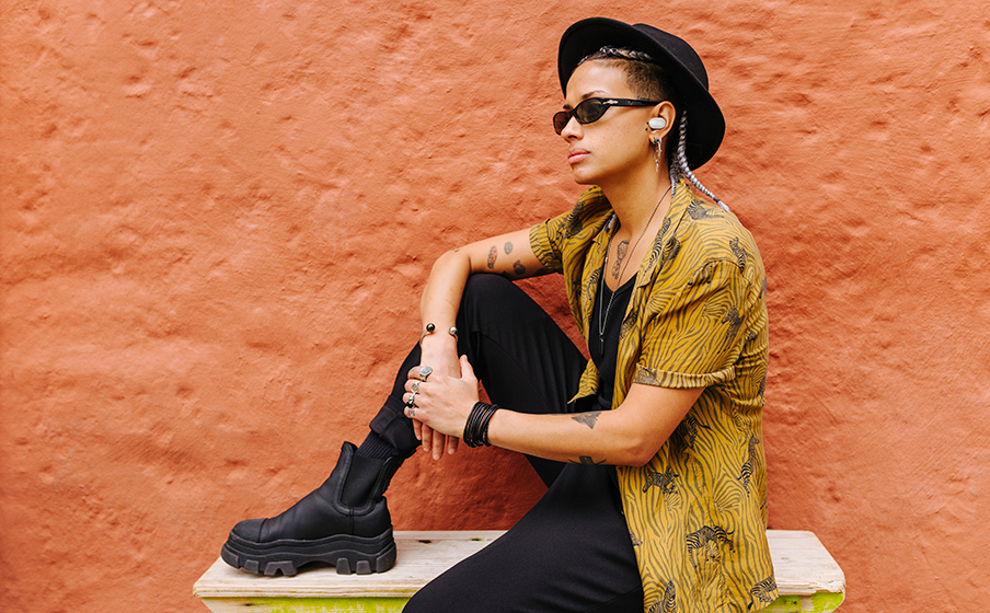 Bluetooth 5.3 with LE audio support *