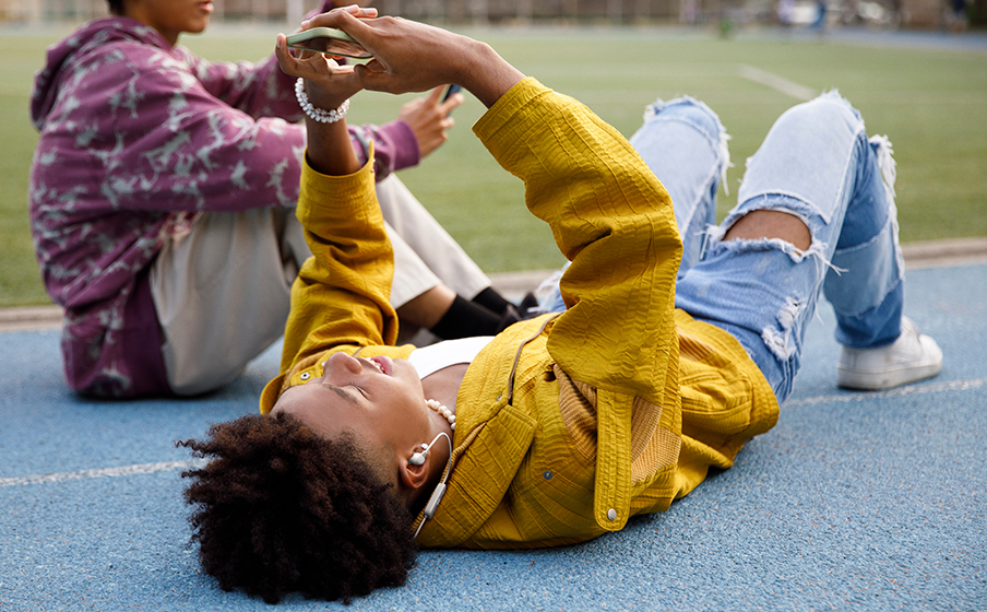 Customize your experience with the JBL Headphones app