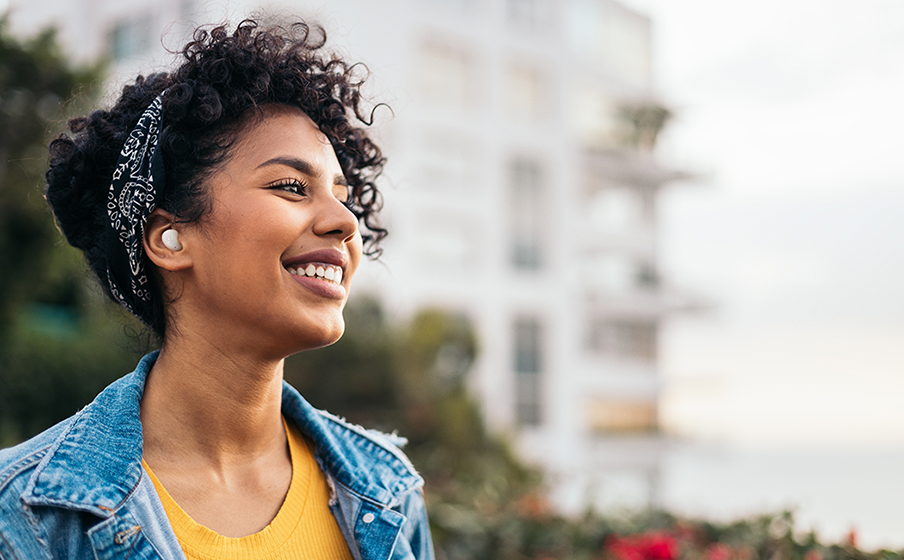 4 mics for crisp, clear calls